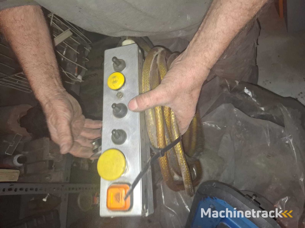 Tandem aschassis met hydraulisch systeem en aangedreven as