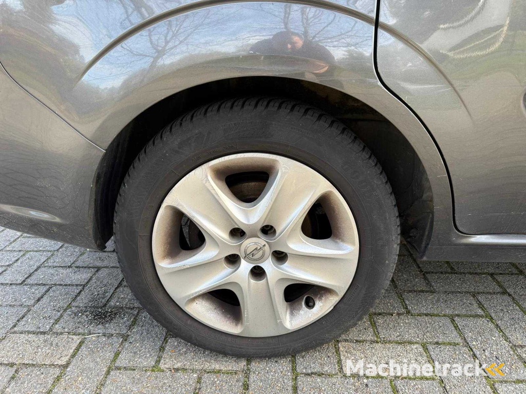 Opel Zafira PKW 2012