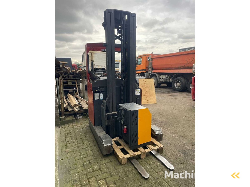 BT RR B1 Reach truck Electric.