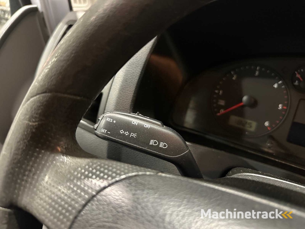 Volkswagen - Transporter  2.5 TDI  07-VDG-5