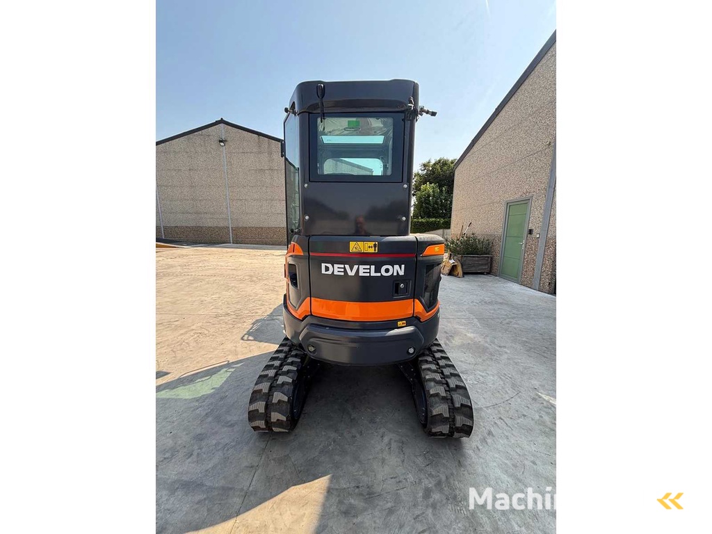 Develon - 2024 - DX27Z-7 - Minigraafmachine