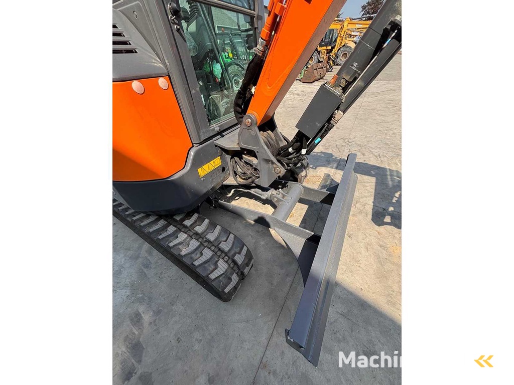 Develon - 2024 - DX27Z-7 - Minigraafmachine