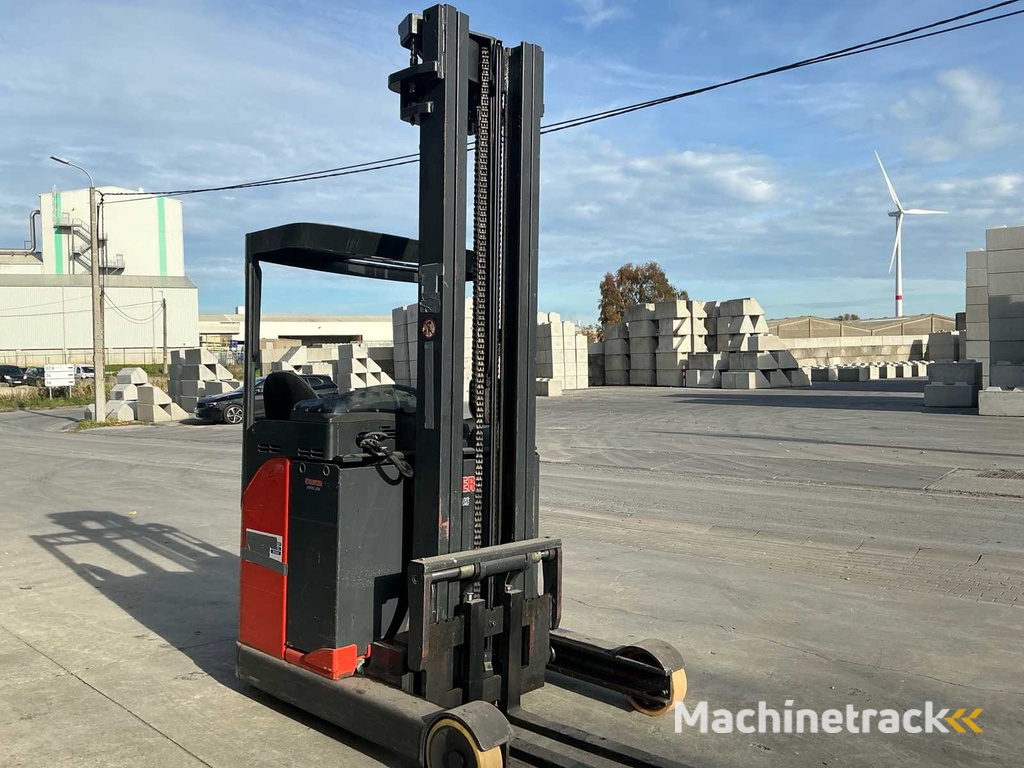 2008 Linde R16-S Schubmaststapler