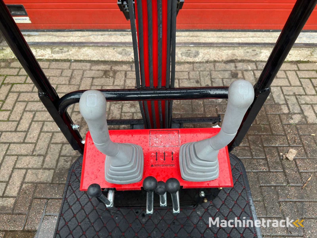 2024 JPC HT12 Rood Minigraafmachine