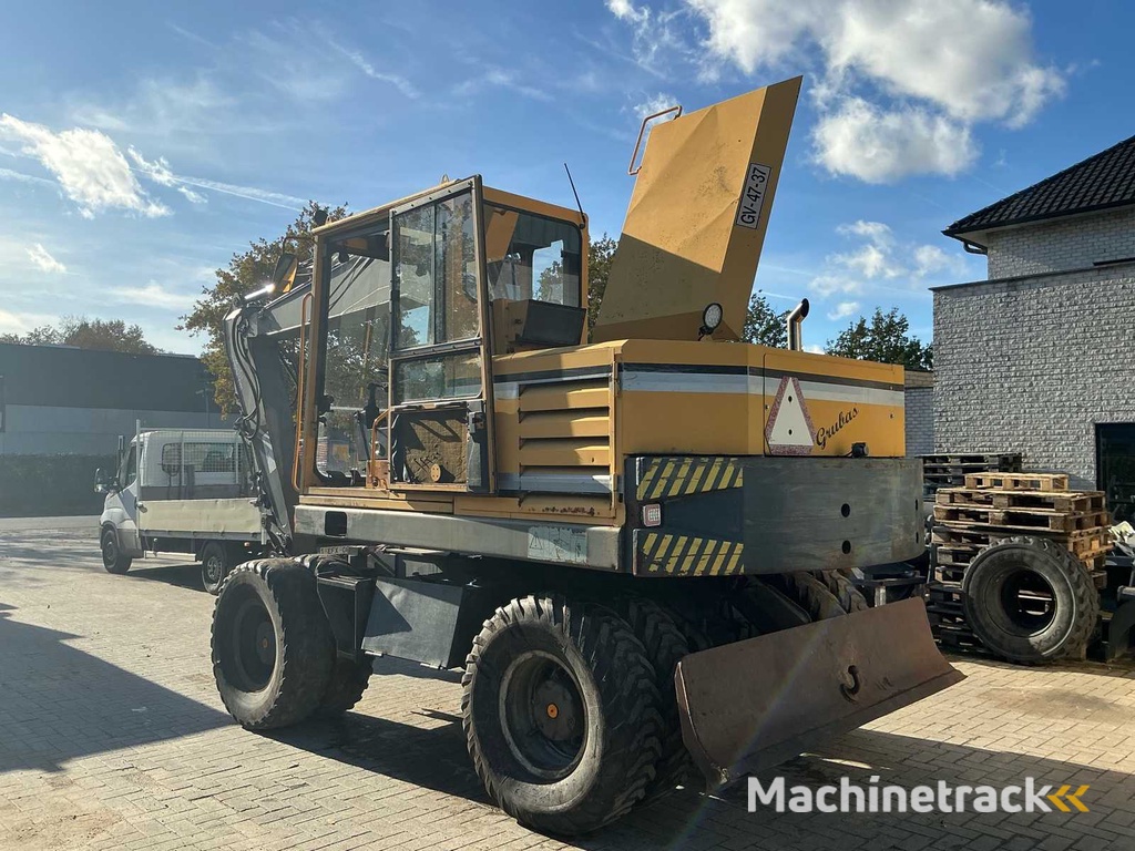 Akerman H5M Bandenkraan Banden graafmachine