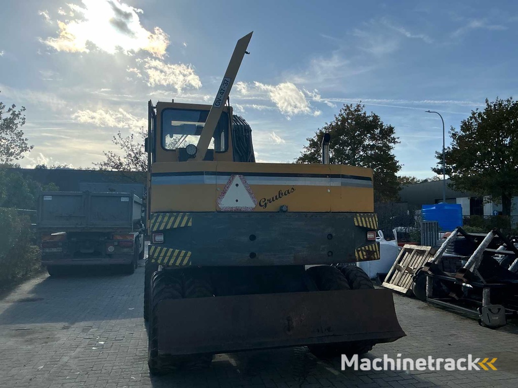 Akerman H5M Bandenkraan Banden graafmachine