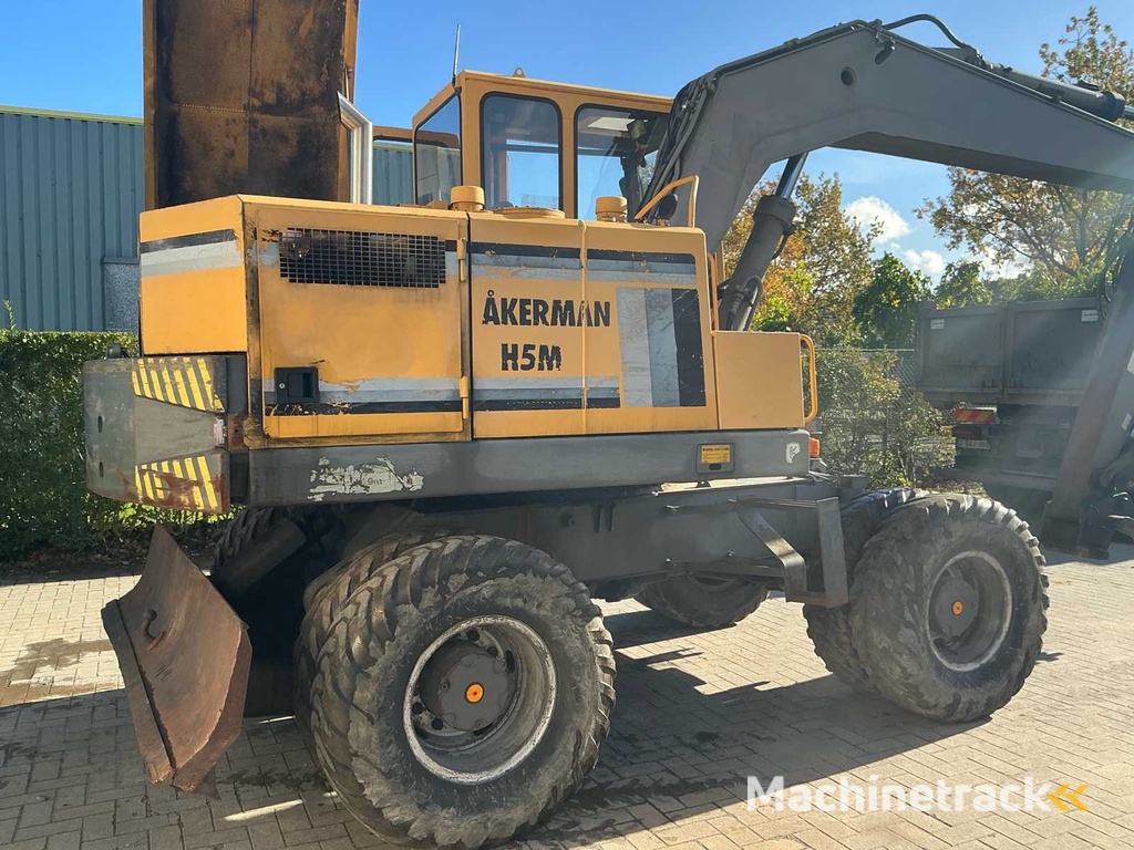 Akerman H5M Bandenkraan Banden graafmachine