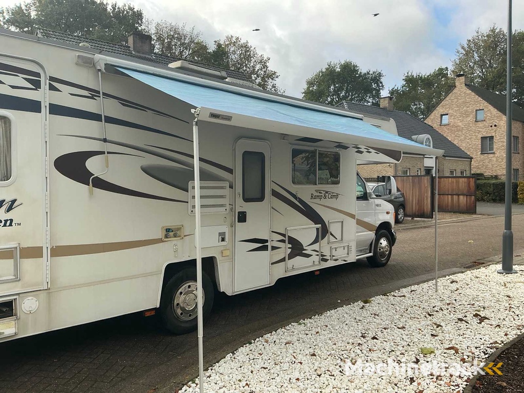 2006 Ford E450 Coachmen Camper