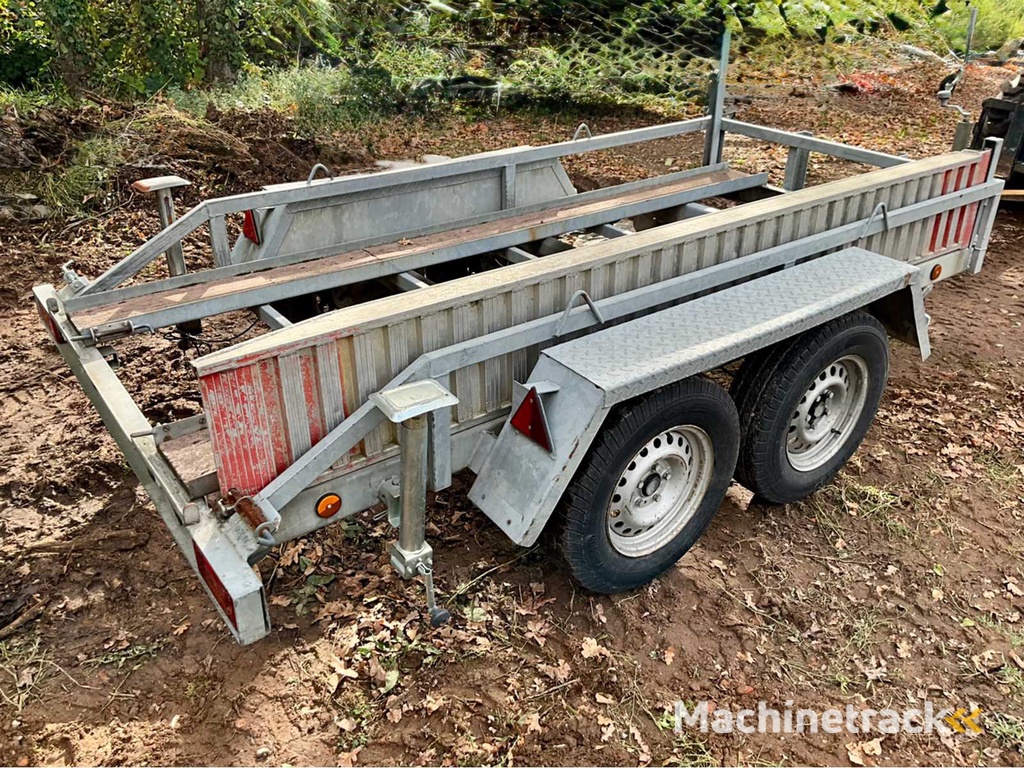 Braked trailer - 3000kg - with road plates