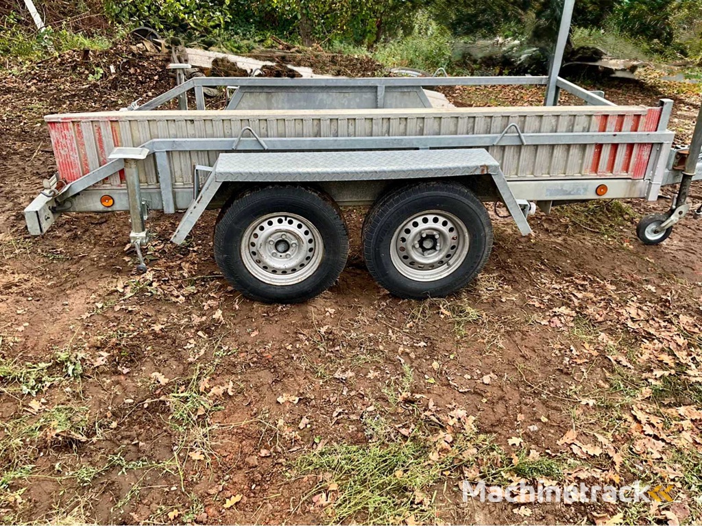 Braked trailer - 3000kg - with road plates