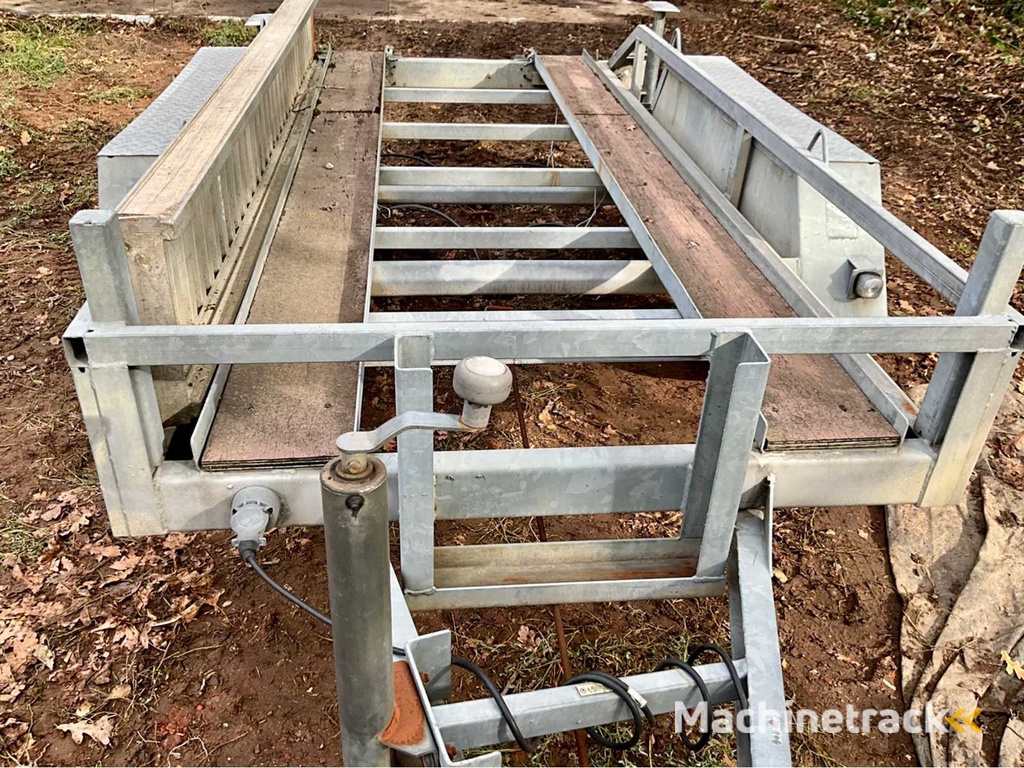 Braked trailer - 3000kg - with road plates