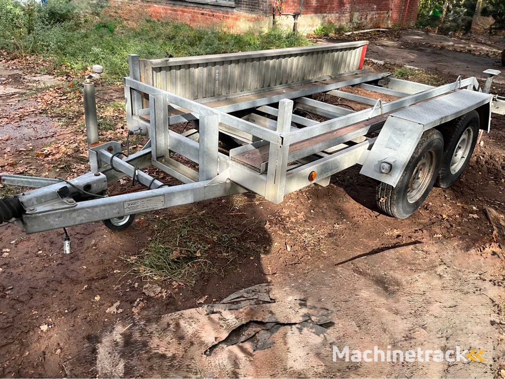 Braked trailer - 3000kg - with road plates