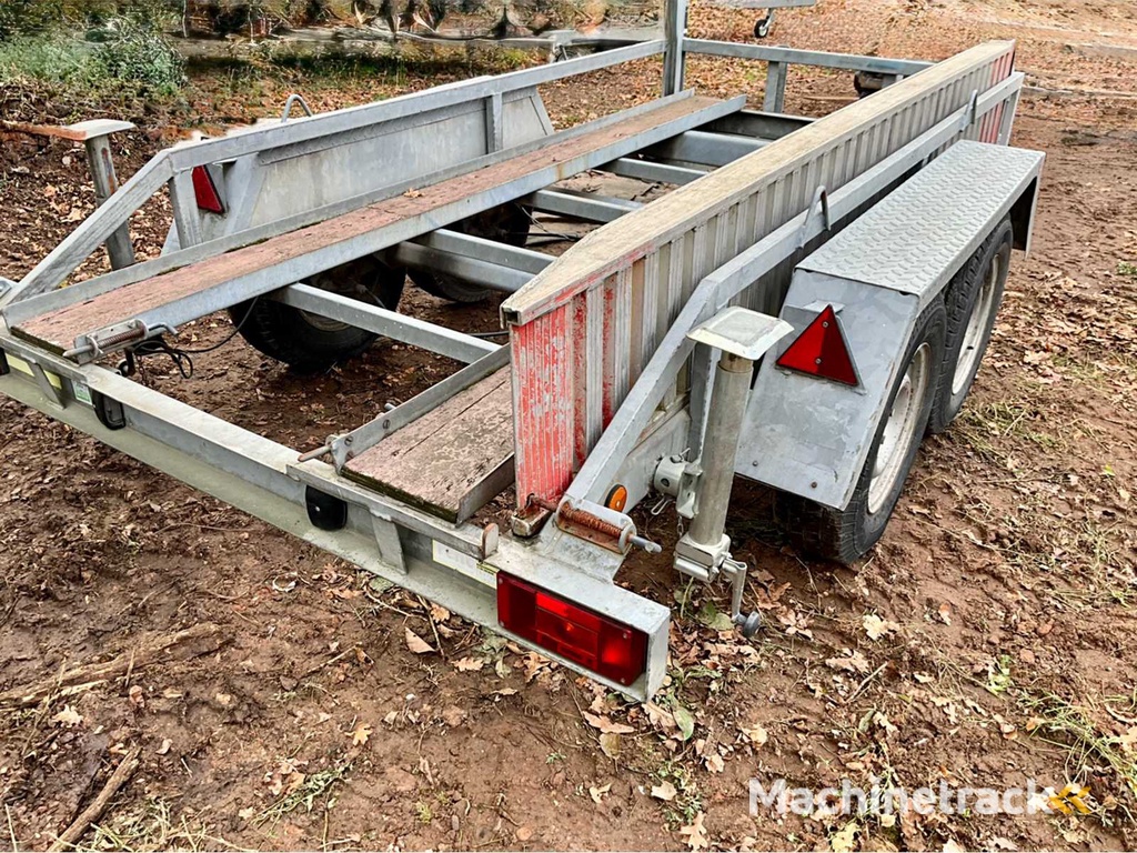 Braked trailer - 3000kg - with road plates