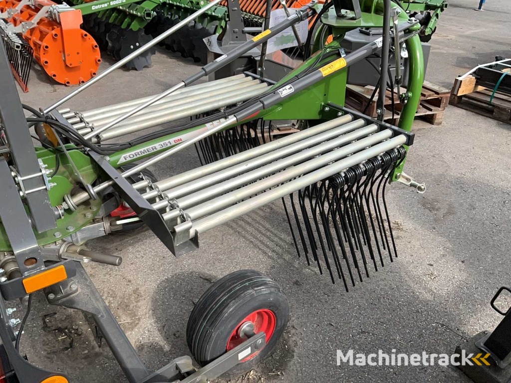 2023 Fendt Former 351 DN Helpaineur