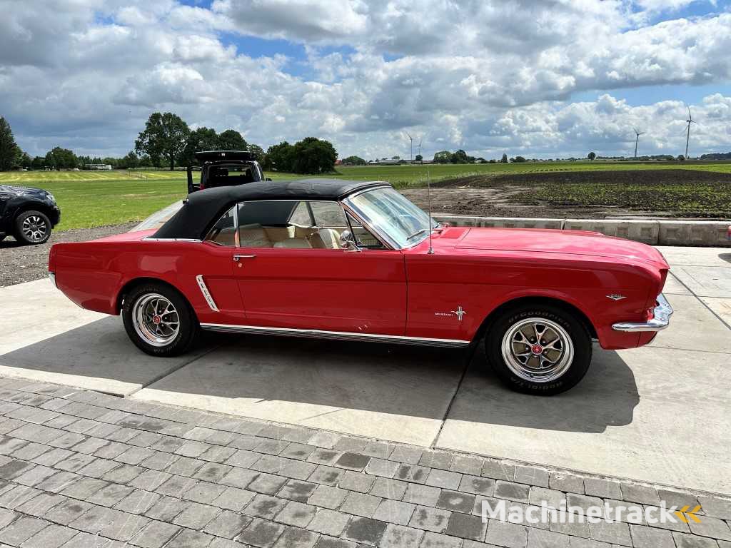 Ford - Mustang cabrio - Oldtimer