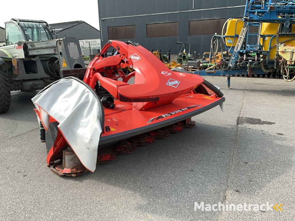 Kuhn FC3115-FF and FC3125RD-FF Mowing Combo