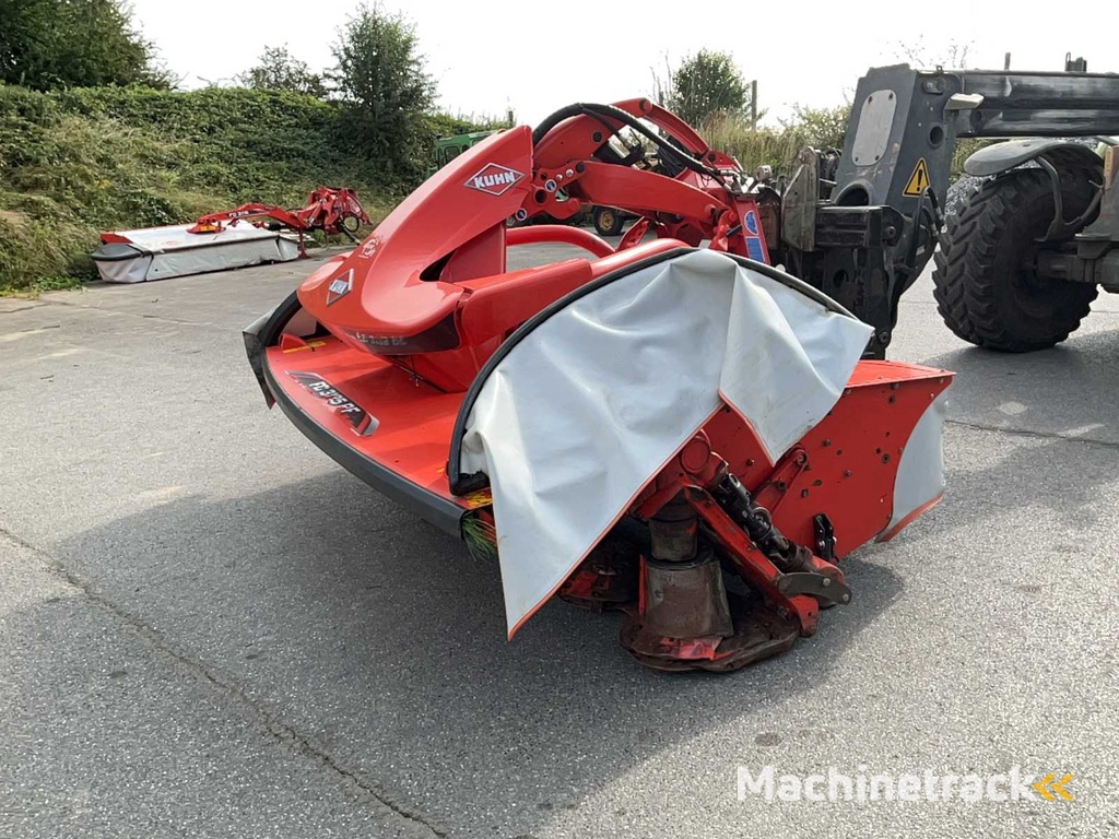Kuhn FC3115-FF and FC3125RD-FF Mowing Combo