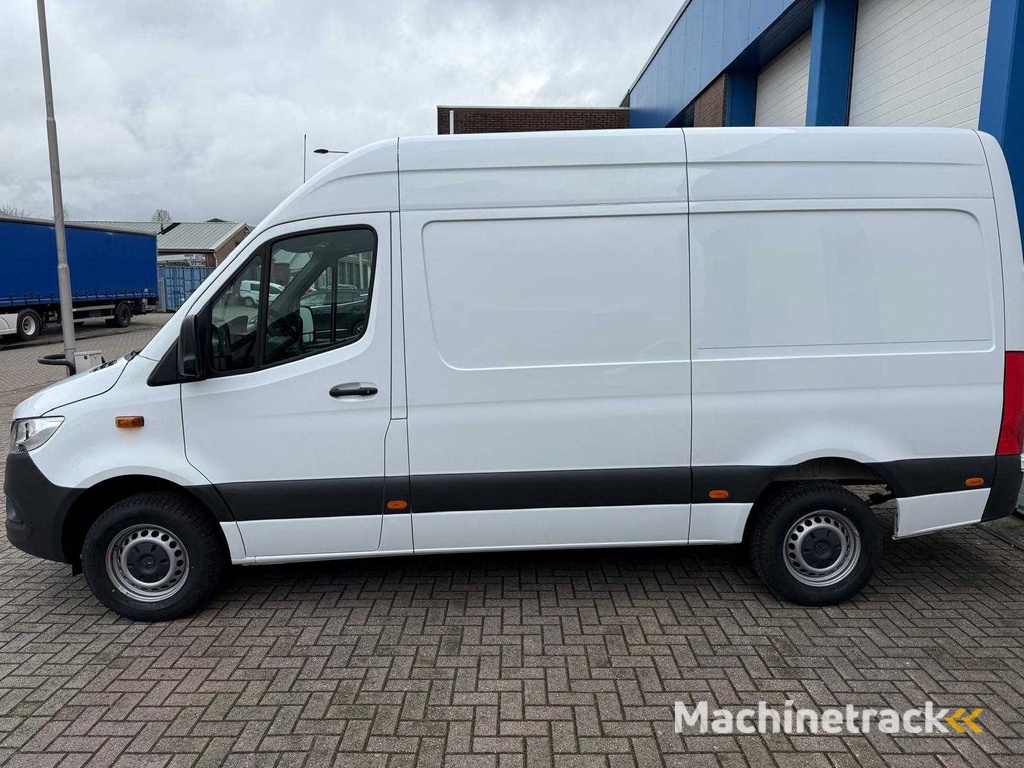 Voll ausgestatteter Mercedes Sprinter 317CDI Länge 2 Höhe 2 RWD, Klimaanlage Kamera und Carplay