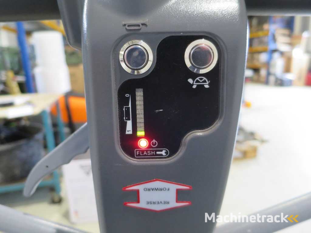 JUNGHEINRICH AMEISE Gabelhubwagen