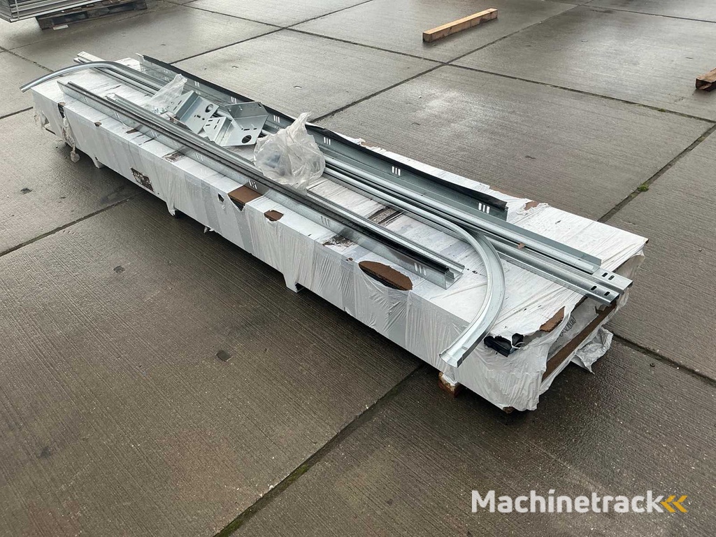 Overhead door (3.50x3.50 mtr) unused