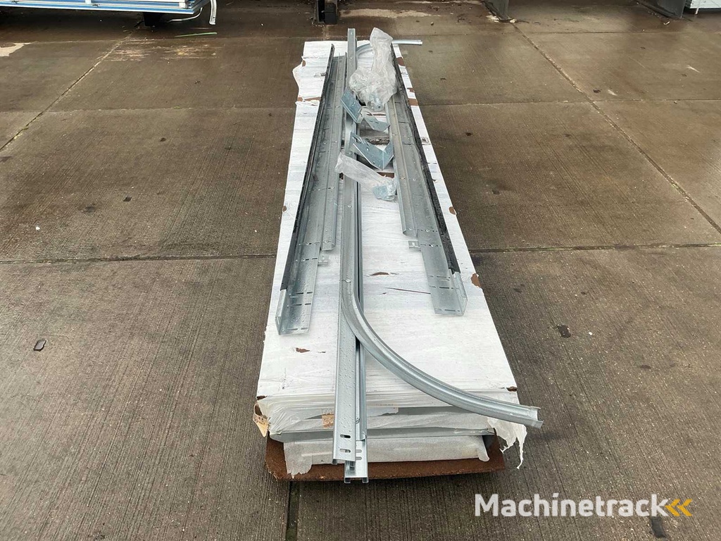 Overhead door (3.50x3.50 mtr) unused