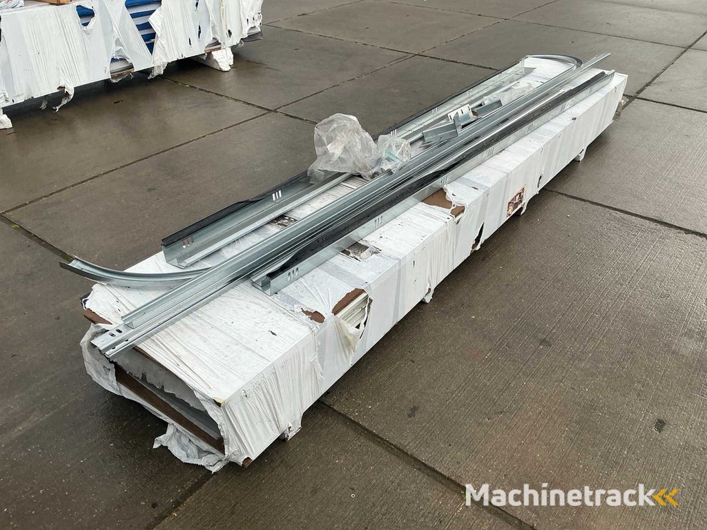 Overhead door (3.50x3.50 mtr) unused