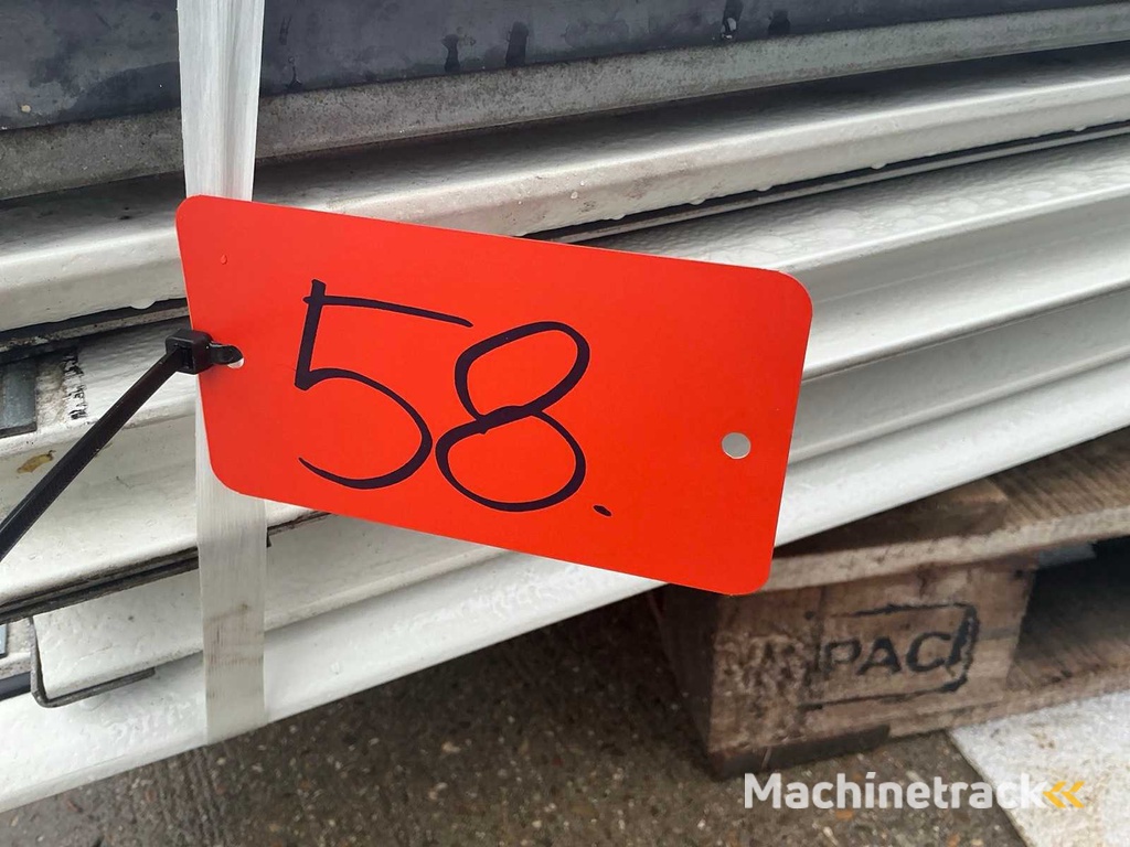 Overhead door (2.05x2.80 mtr)