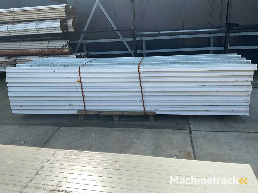 Sandwich panel (4x)