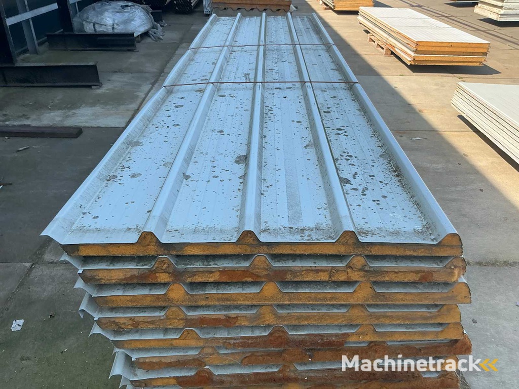 Sandwich panel (4x)