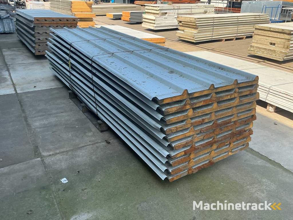 Sandwich panel (4x)