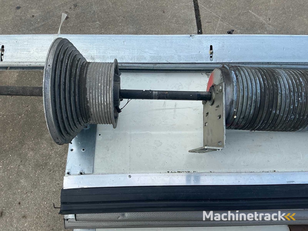 Overheaddeur (4,70x4,70 mtr)