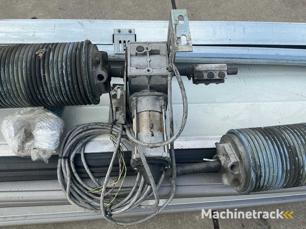 Overheaddeur (4,70x4,70 mtr)