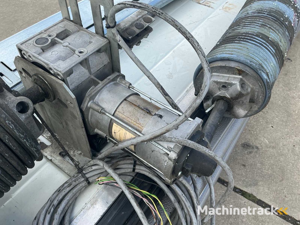 Overheaddeur (4,70x4,70 mtr)