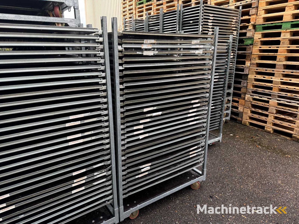 Transport kar (235x) met bled (848x)