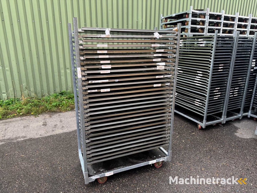 Transport kar (235x) met bled (848x)