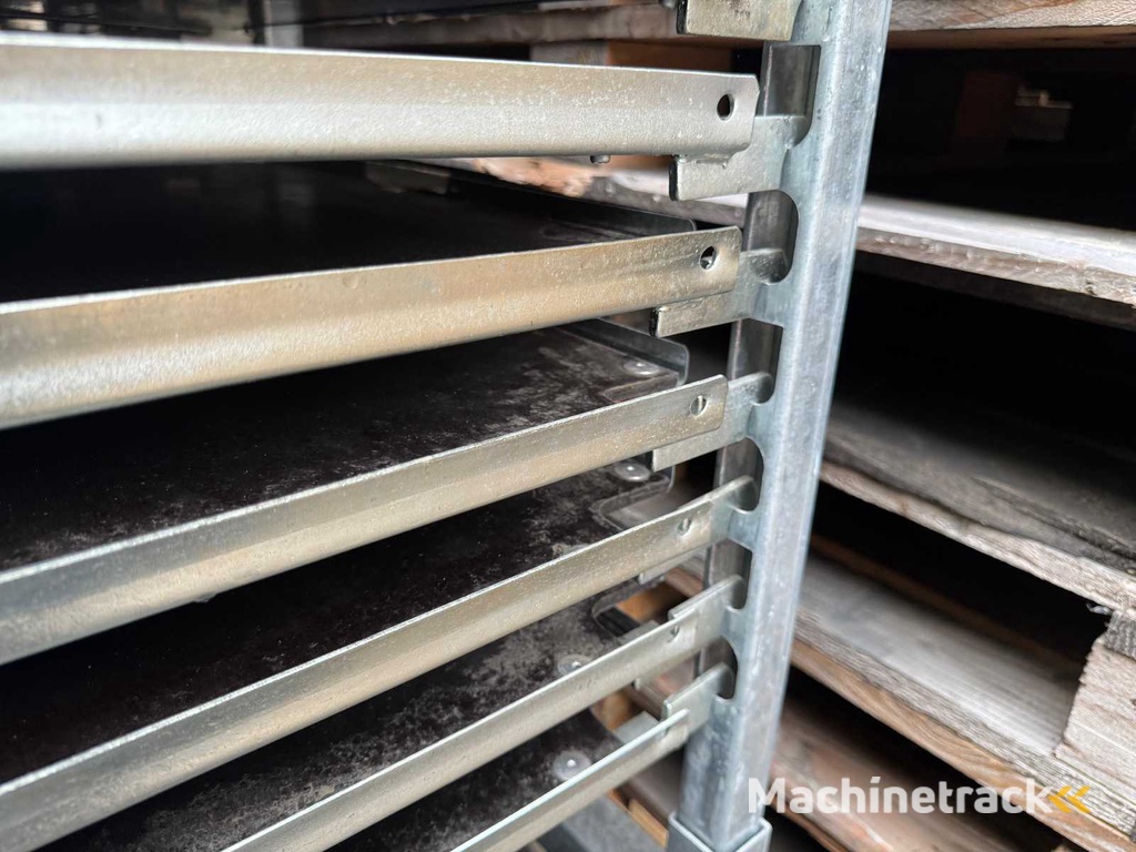 Transport kar (235x) met bled (848x)