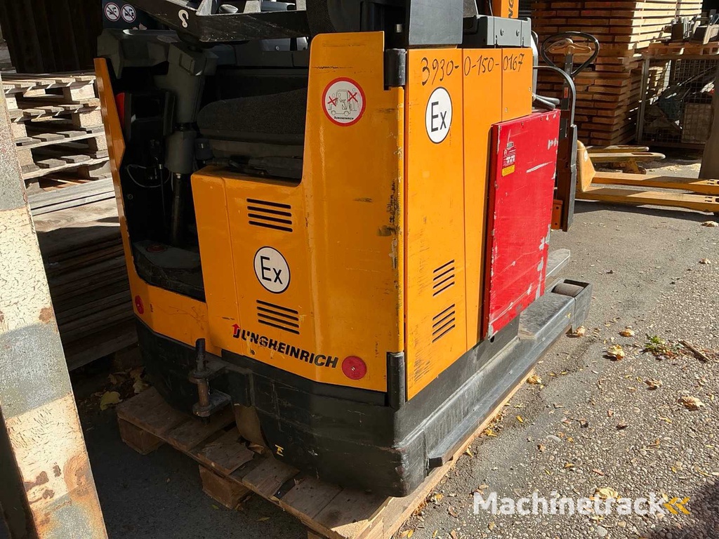 Jungheinrich reach truck including charger
