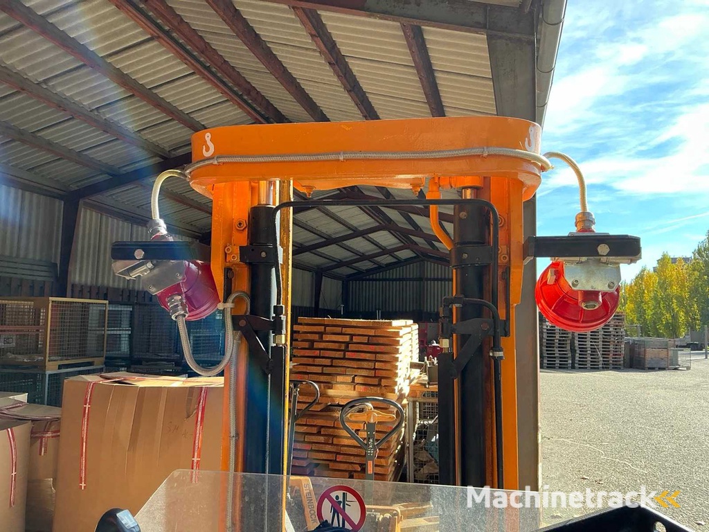 Jungheinrich reach truck including charger