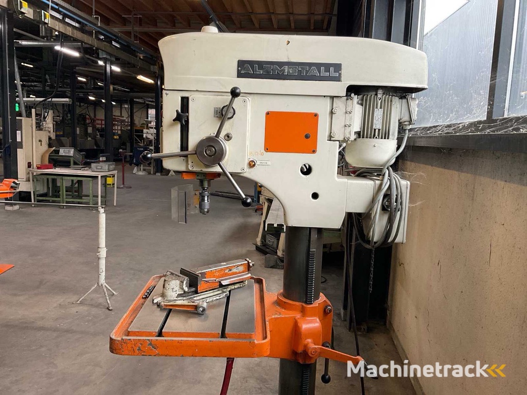 1982 Alzmetall AB4SV Kolomboormachine