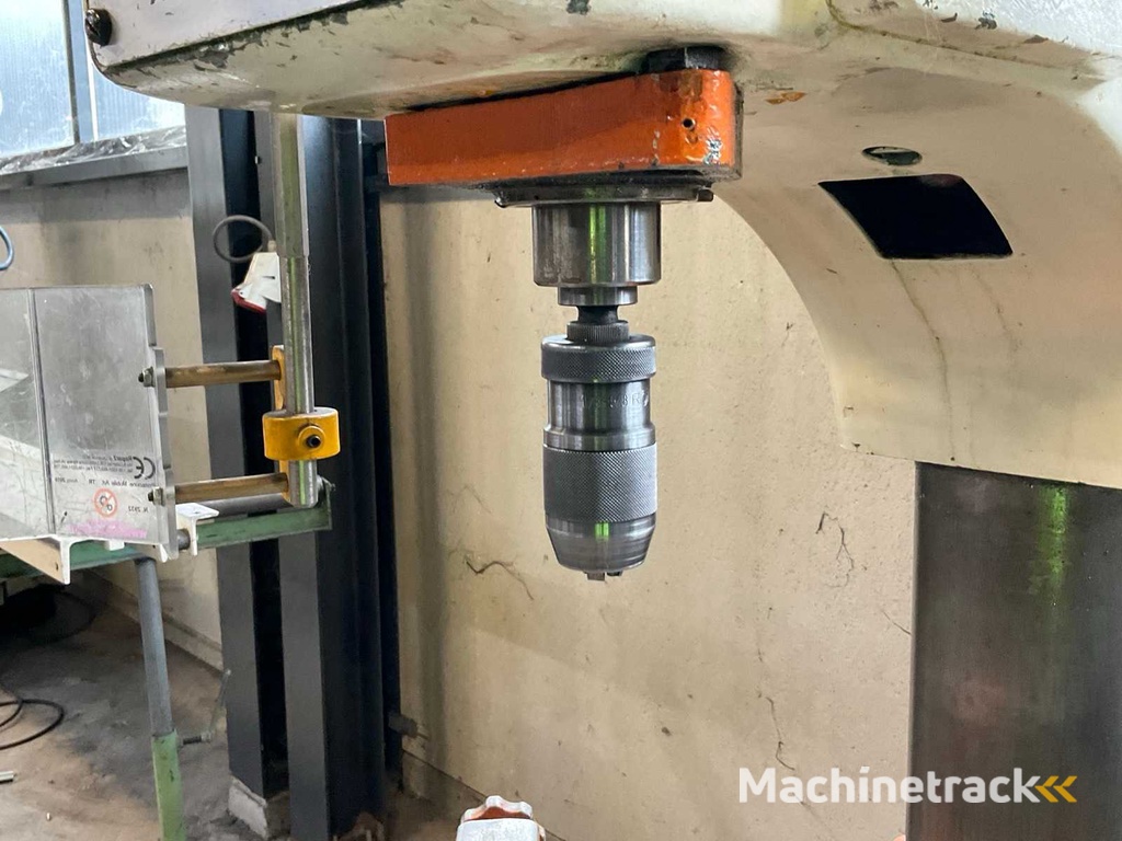 1982 Alzmetall AB4SV Kolomboormachine