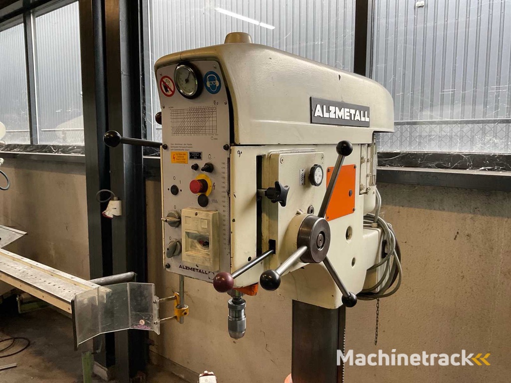 1982 Alzmetall AB4SV Kolomboormachine