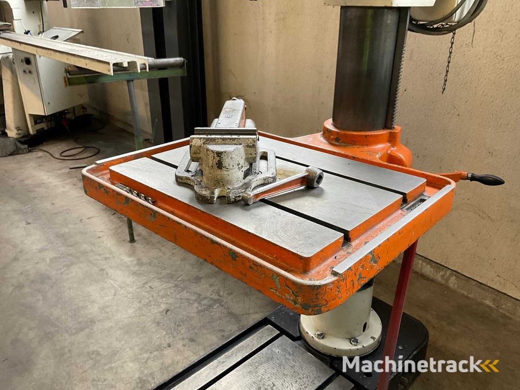 1982 Alzmetall AB4SV Kolomboormachine