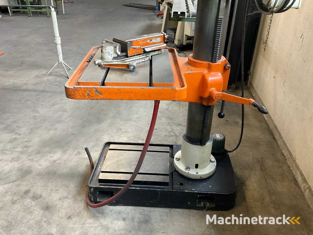 1982 Alzmetall AB4SV Kolomboormachine