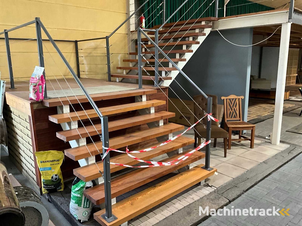 Entresolvloer verdieping hout/staal 330 M2