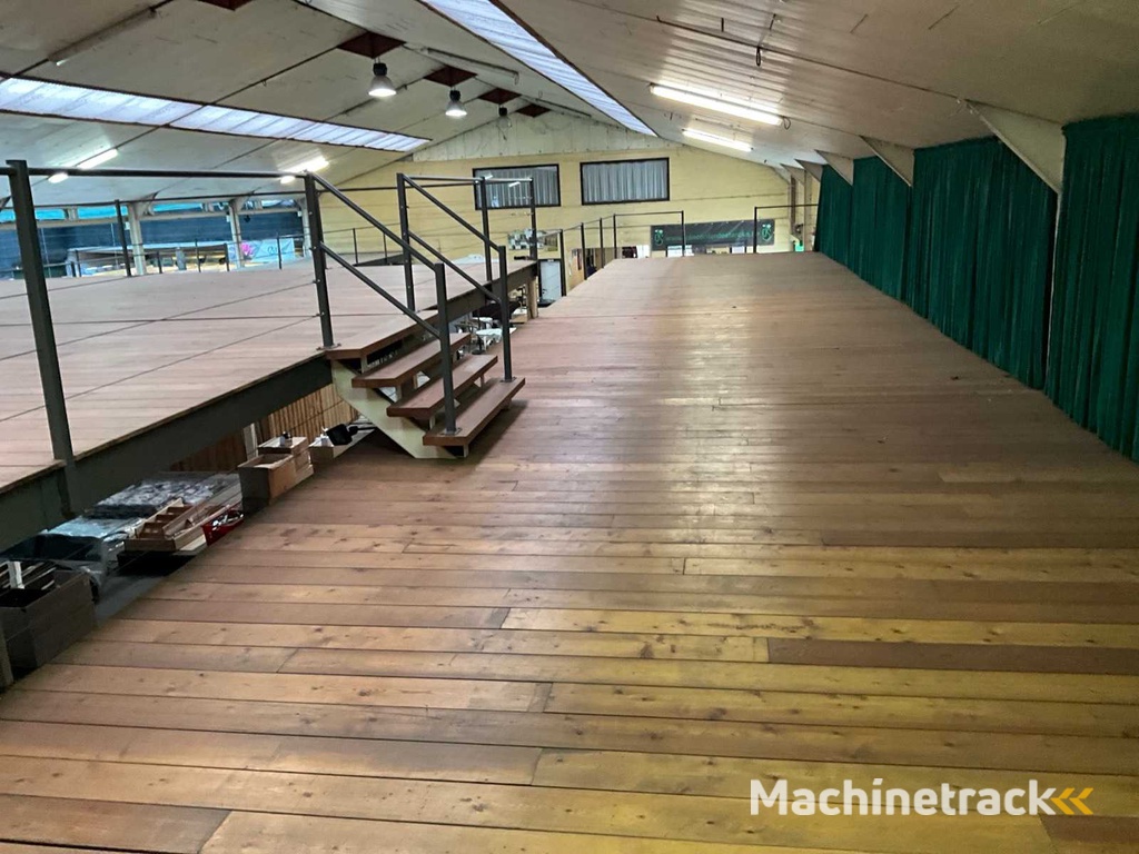 Entresolvloer verdieping hout/staal 330 M2