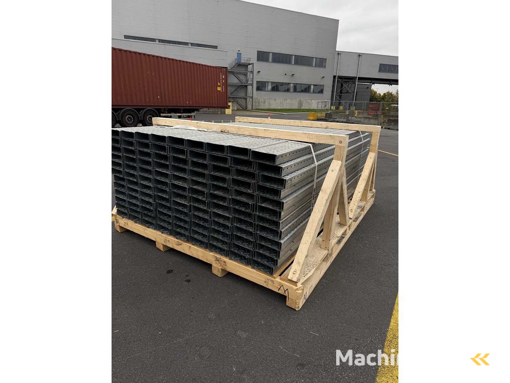 5 ton gestapelde gegalvaniseerde stalen vloerpanelen (216x)