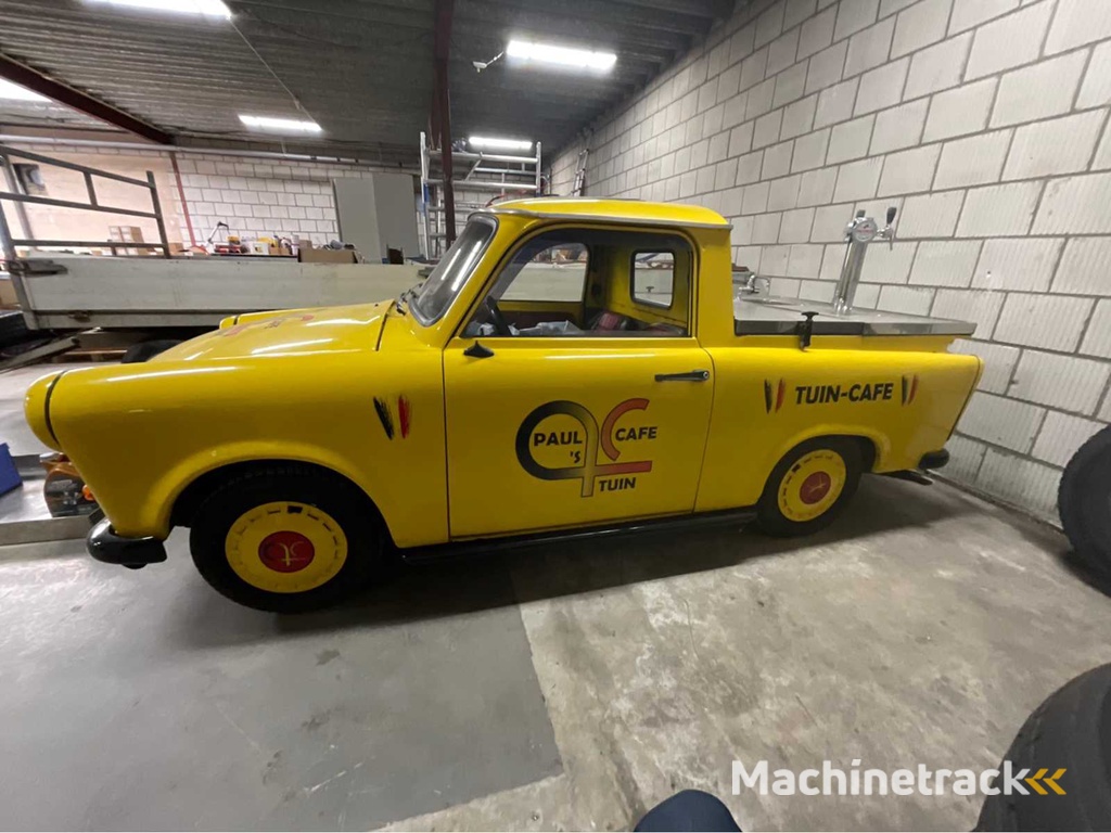 Trabant 601 Werbewagen aus dem Baujahr 1973 mit Wasserhahn und Kühlanlage
