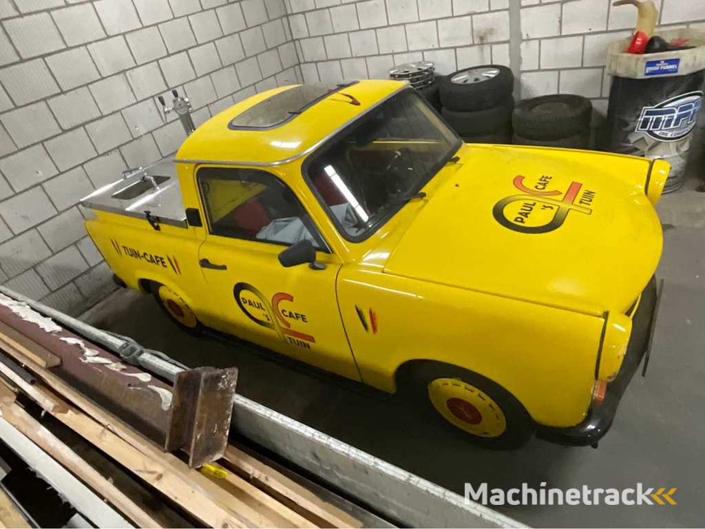 Trabant 601 Werbewagen aus dem Baujahr 1973 mit Wasserhahn und Kühlanlage