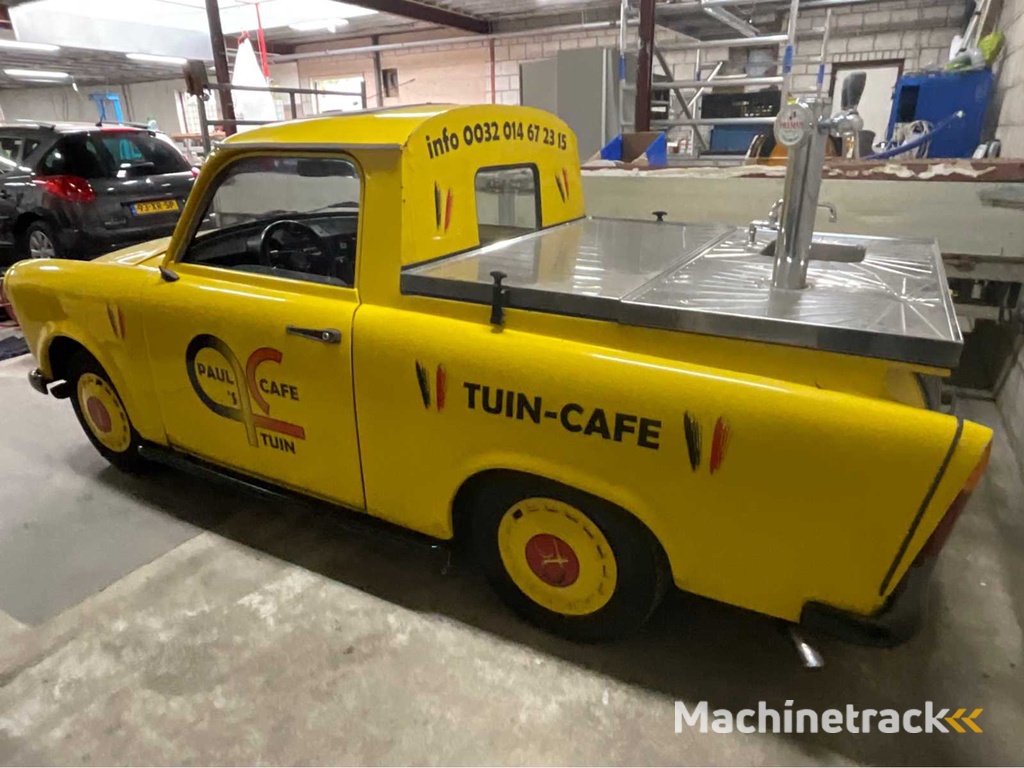 Trabant 601 Werbewagen aus dem Baujahr 1973 mit Wasserhahn und Kühlanlage