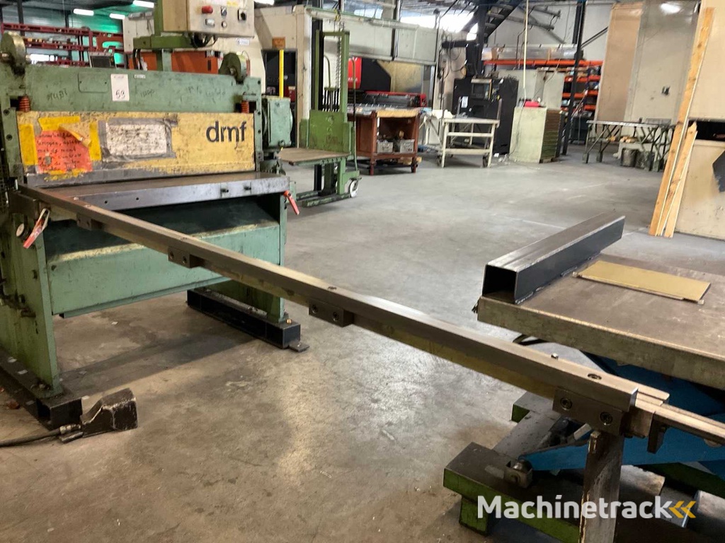 DMF Guillotine Shear